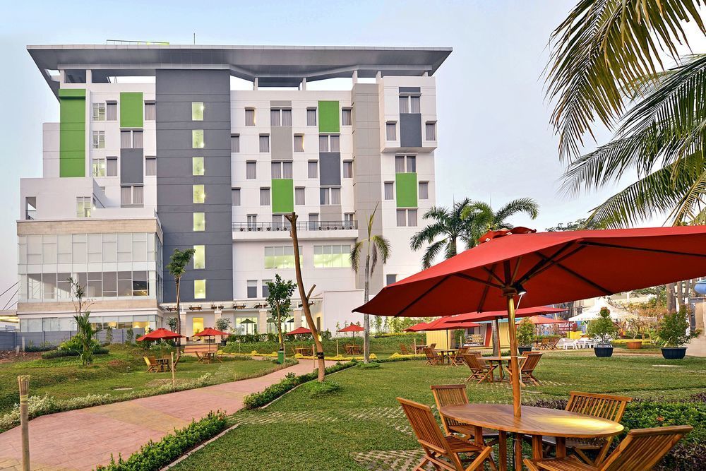 Ibis Budget Cikarang Festival Bekasi Ngoại thất bức ảnh