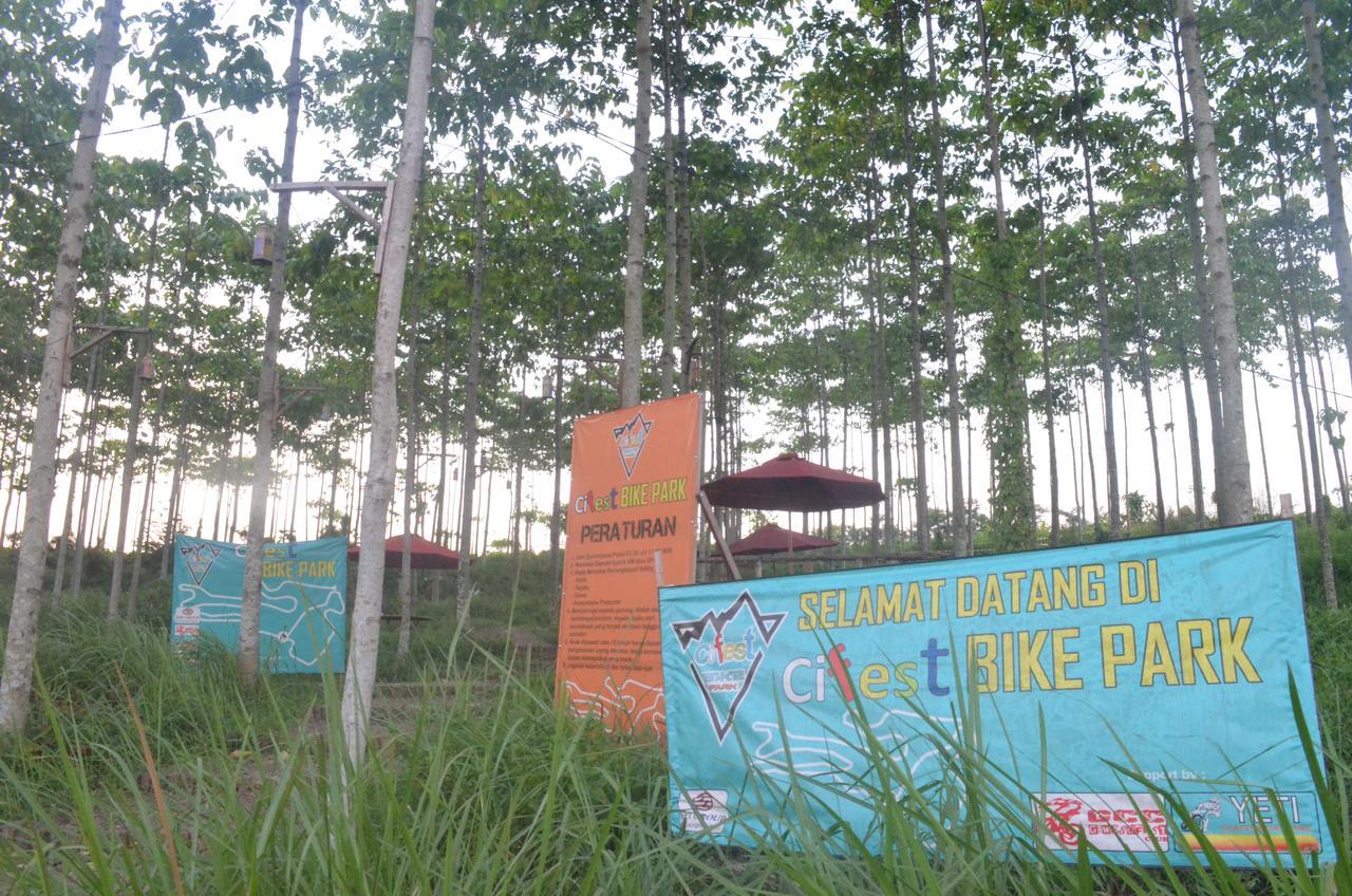 Ibis Budget Cikarang Festival Bekasi Ngoại thất bức ảnh
