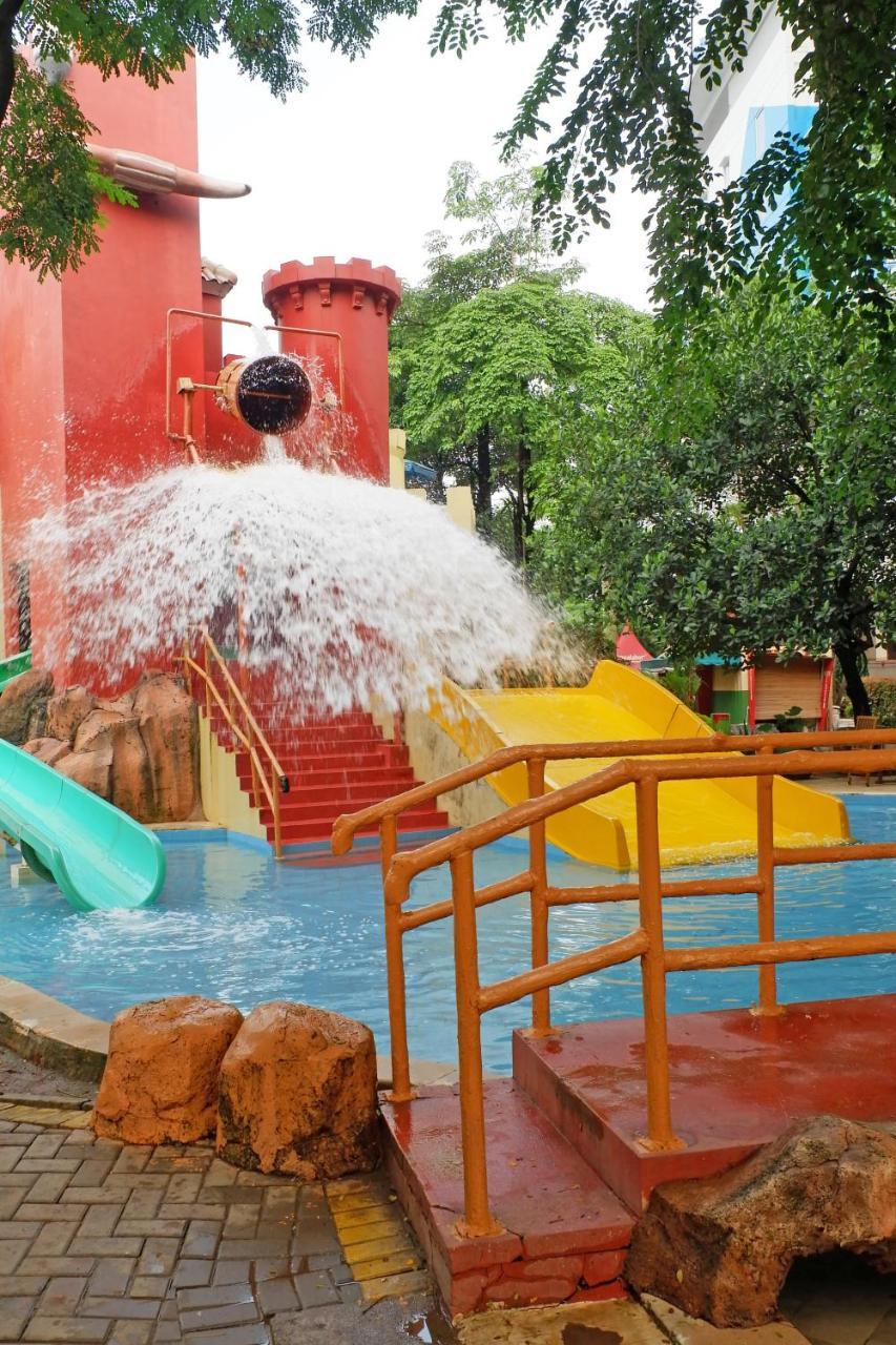Ibis Budget Cikarang Festival Bekasi Ngoại thất bức ảnh