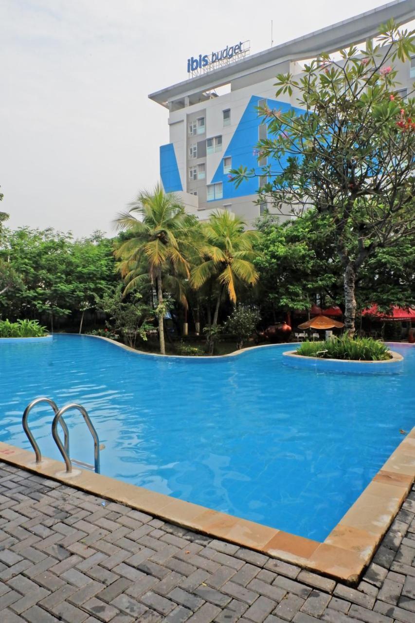 Ibis Budget Cikarang Festival Bekasi Ngoại thất bức ảnh